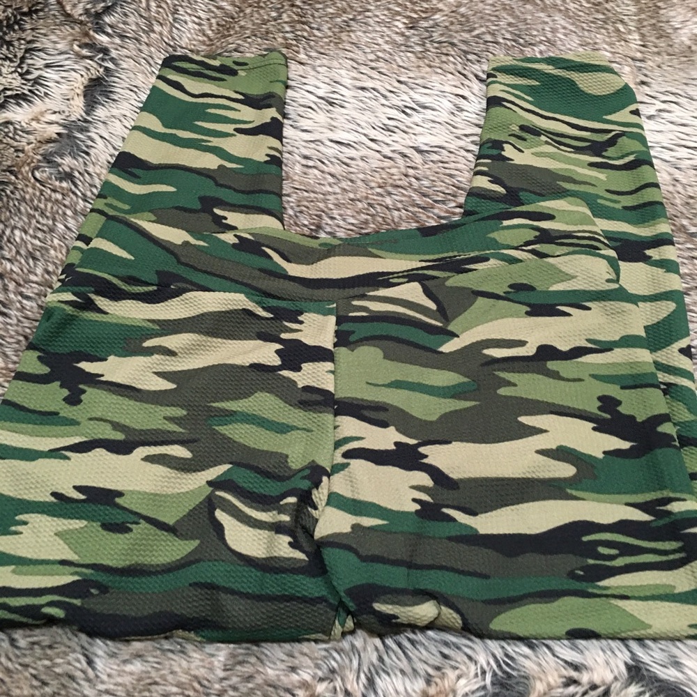 Shein Camo Print Ruched Butt Leggings Size 4XL